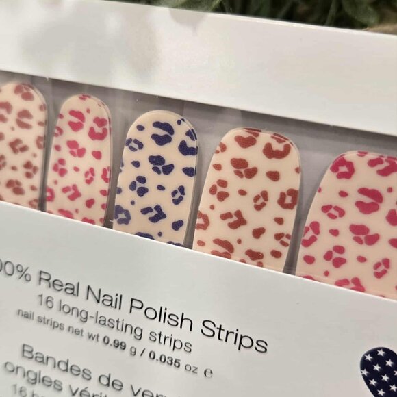 Color Street Stylist Exclusive Nail Set- Run wild - Picture 2 of 5